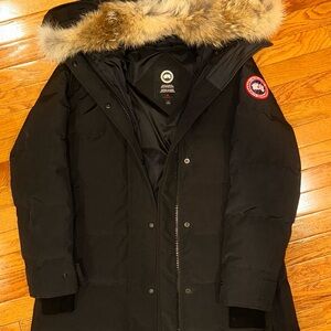 Canada Goose Shelburne Parka (comes w hanger and garment bag)